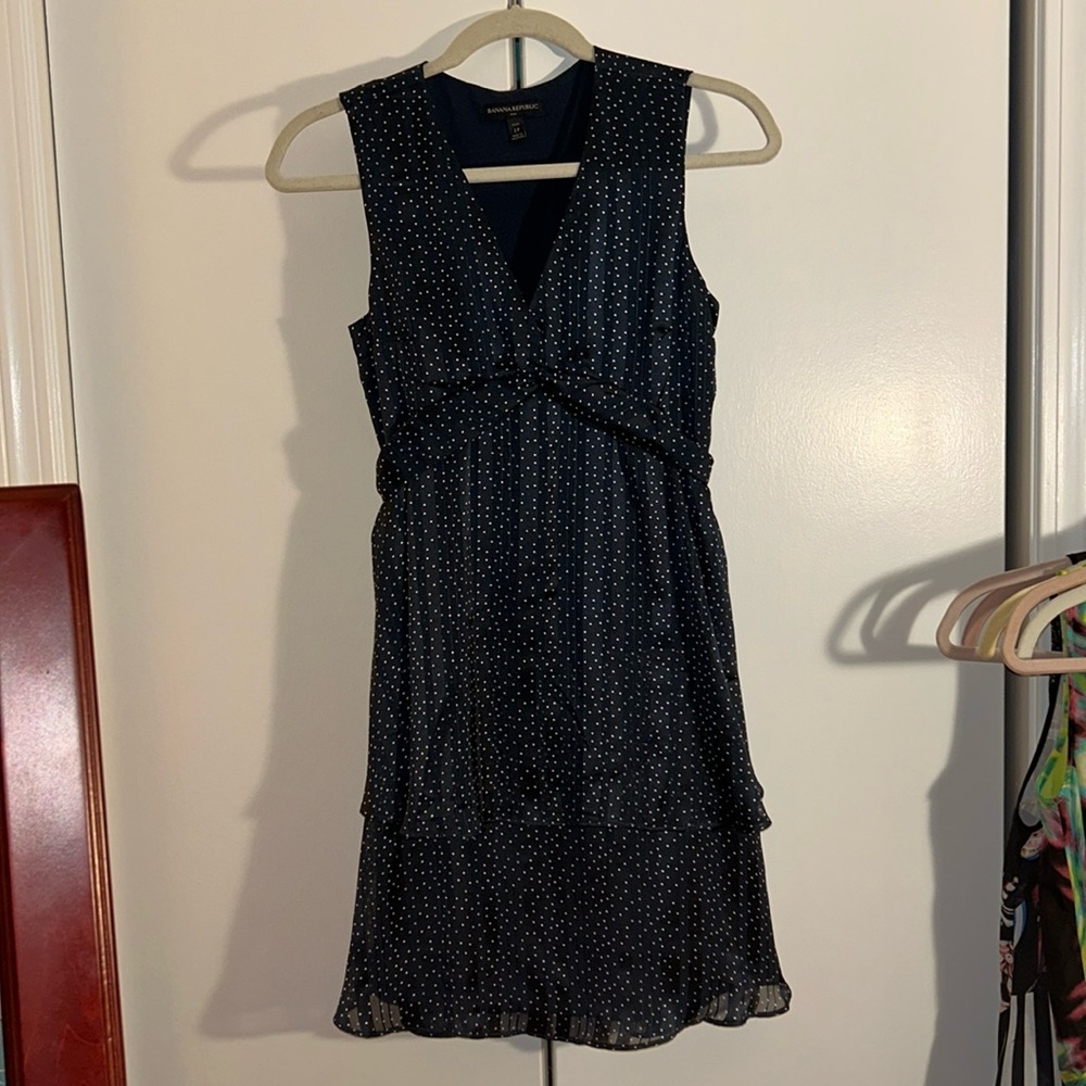 Banana Republic navy blue with white dress in perfect condition